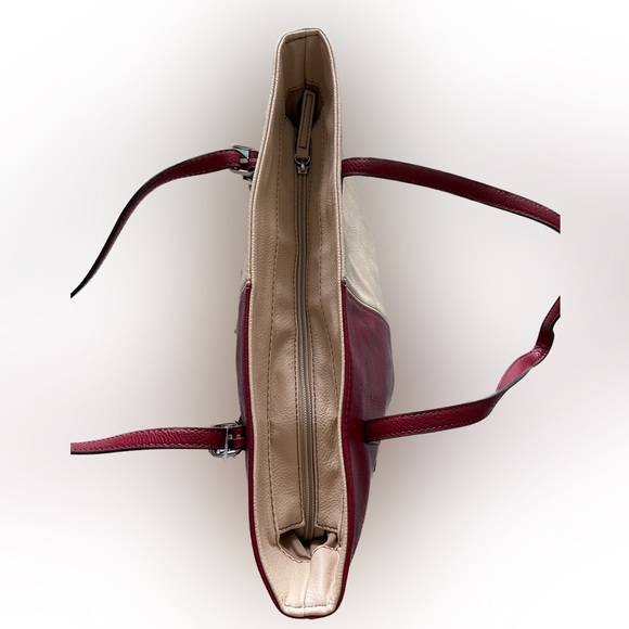 SOLD NWT Nine West red/tan strappy leathery purse w/pockets & adjustable straps. - Picture 3 of 10